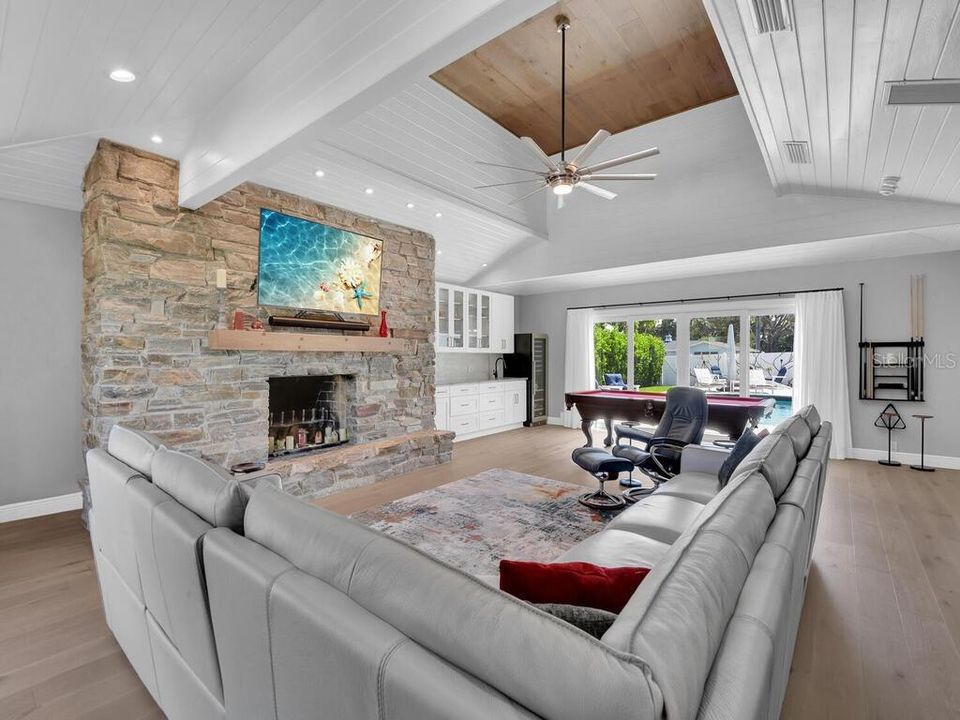 На продажу: $1,075,000 (5 спален, 4 ванн, 4048 Квадратных фут)