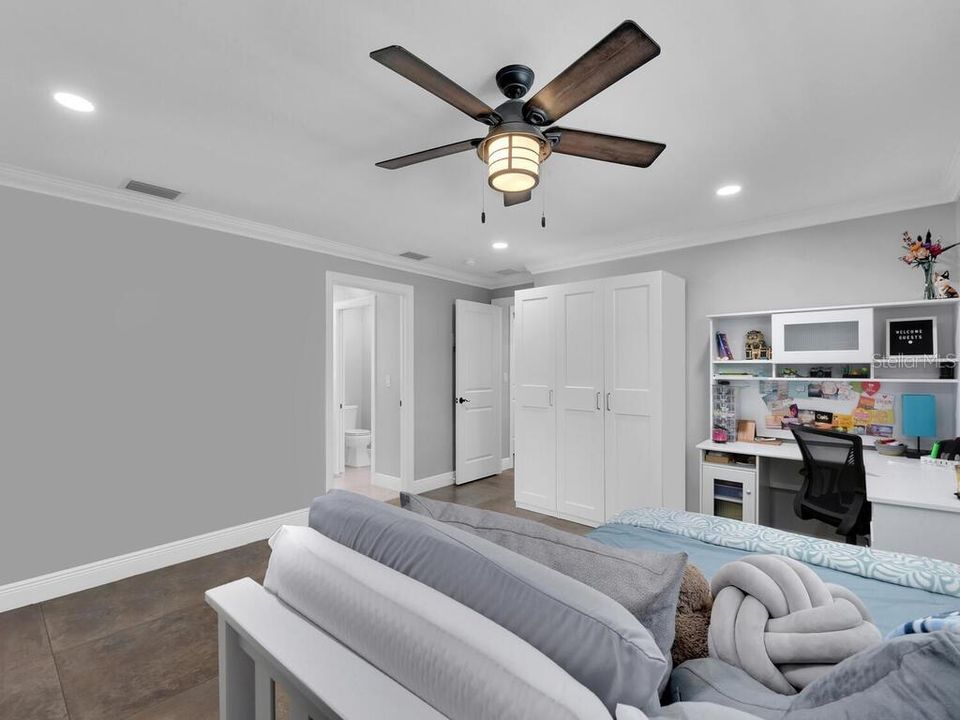 На продажу: $1,075,000 (5 спален, 4 ванн, 4048 Квадратных фут)