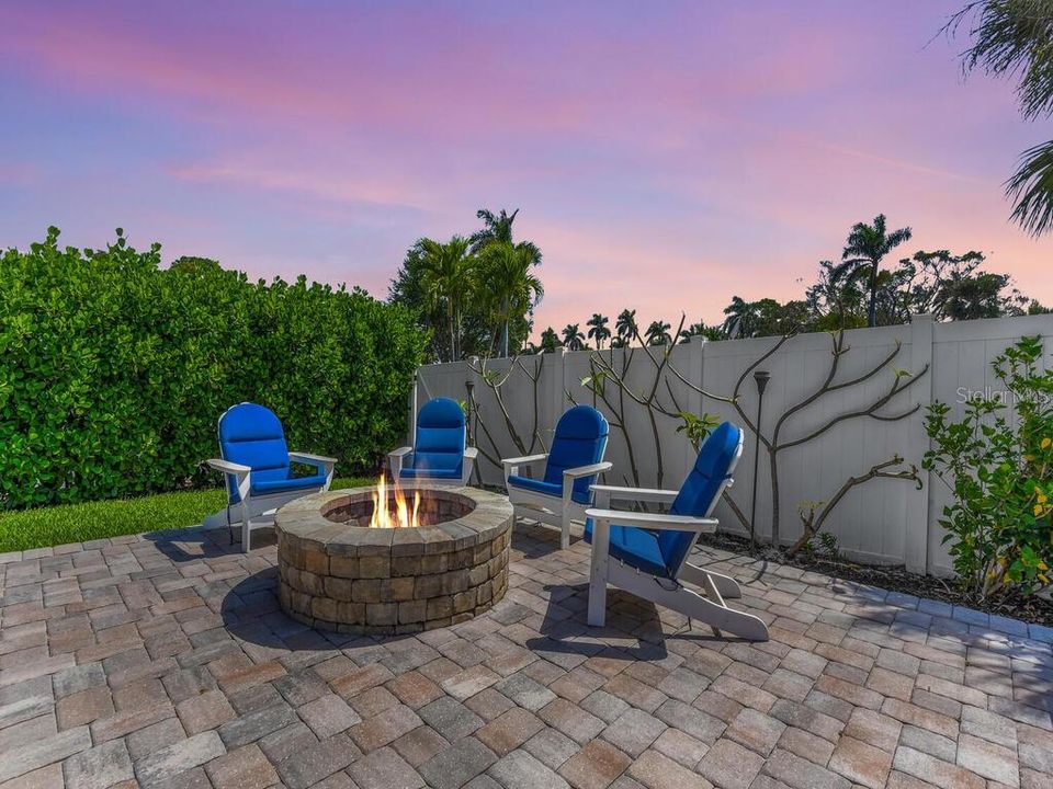 На продажу: $1,075,000 (5 спален, 4 ванн, 4048 Квадратных фут)