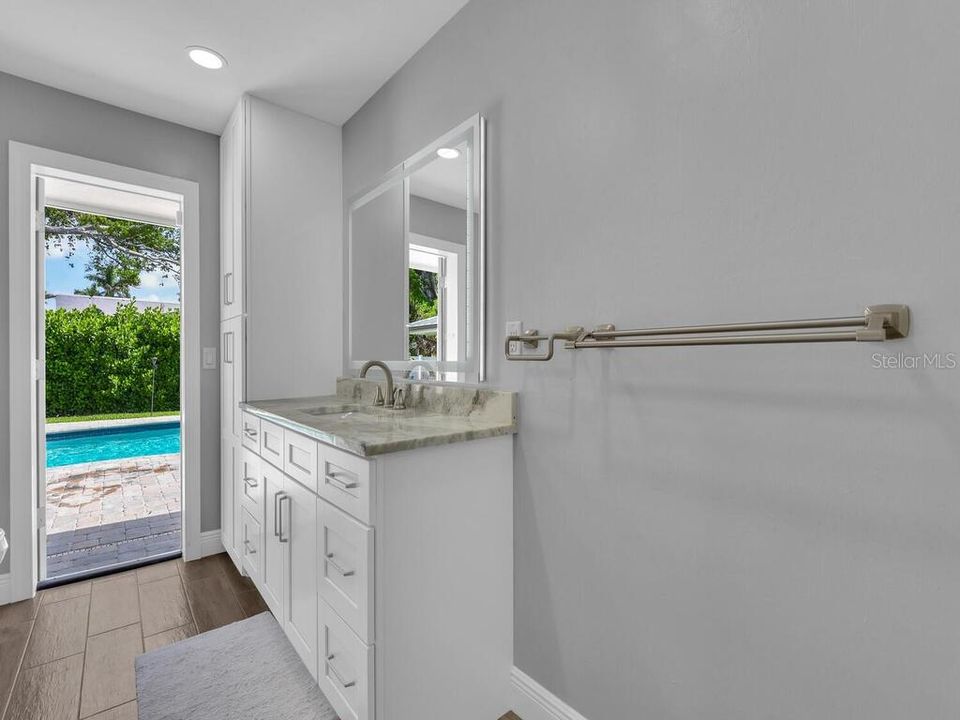 На продажу: $1,075,000 (5 спален, 4 ванн, 4048 Квадратных фут)