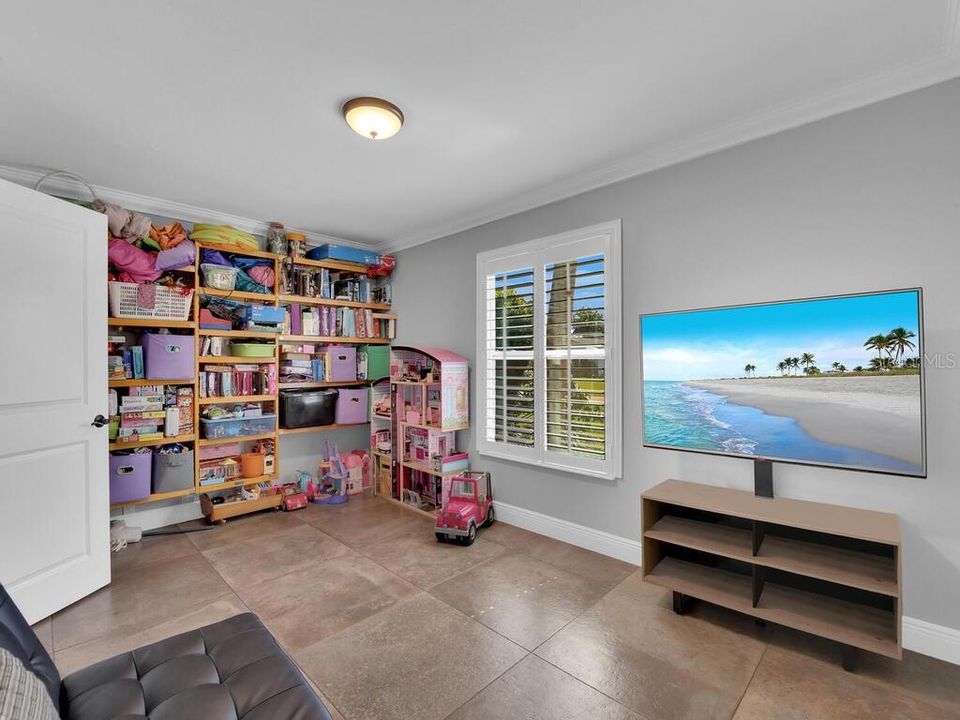 На продажу: $1,075,000 (5 спален, 4 ванн, 4048 Квадратных фут)