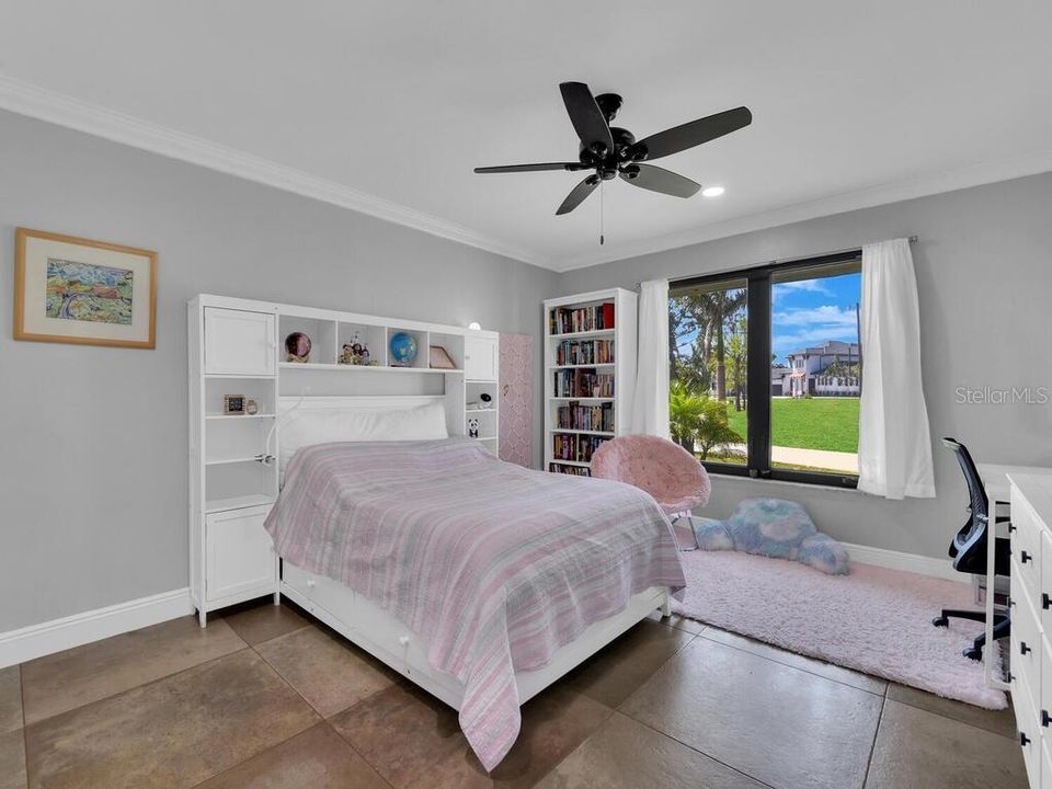 На продажу: $1,075,000 (5 спален, 4 ванн, 4048 Квадратных фут)