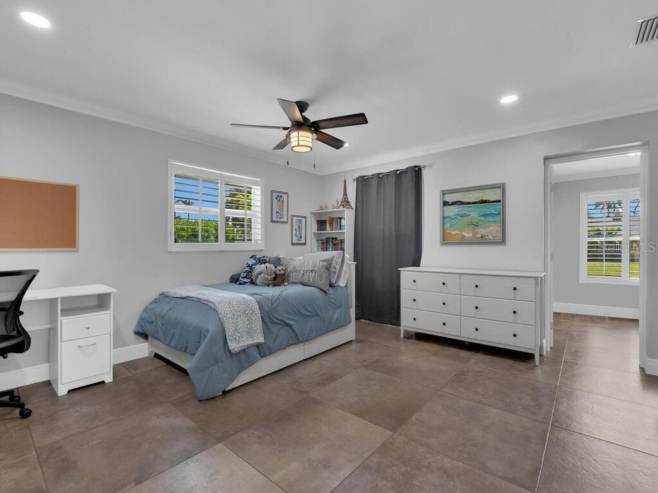 На продажу: $1,075,000 (5 спален, 4 ванн, 4048 Квадратных фут)