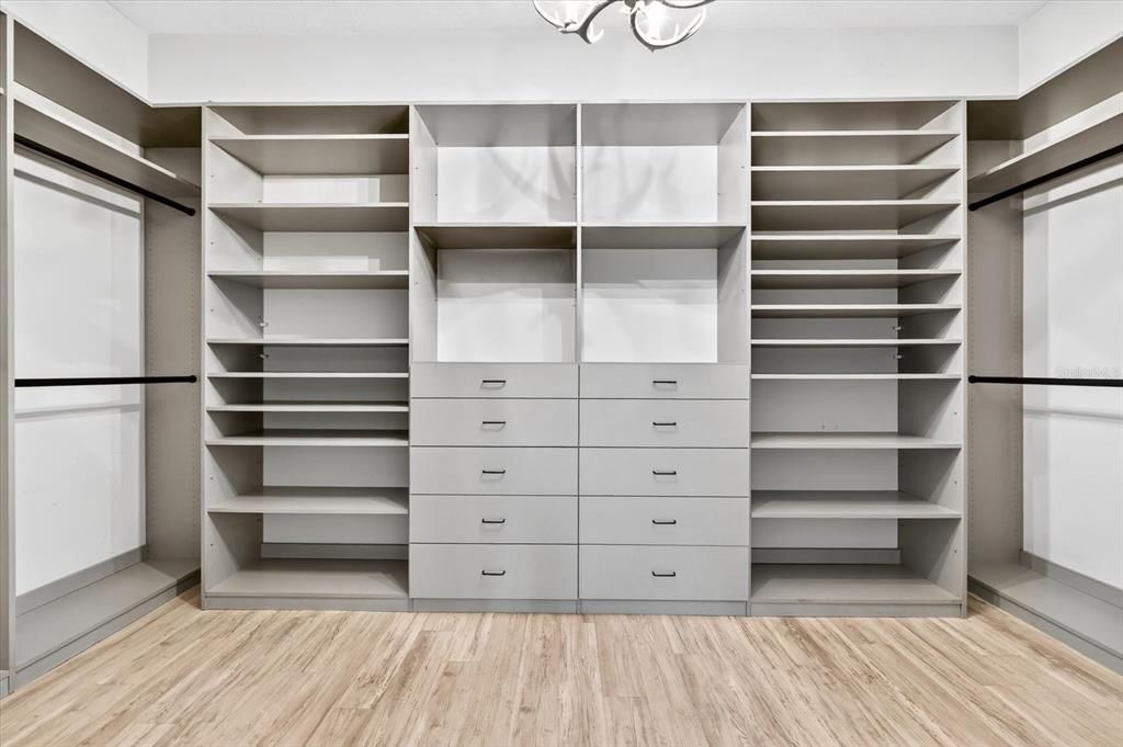 Active With Contract: $699,000 (3 beds, 3 baths, 2541 Square Feet)