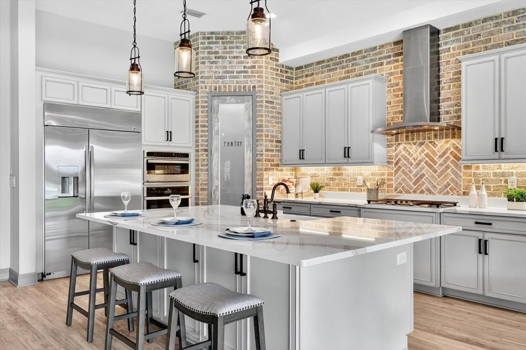 Active With Contract: $699,000 (3 beds, 3 baths, 2541 Square Feet)