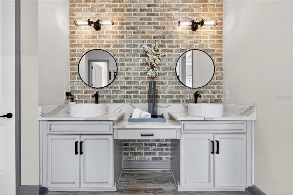 Active With Contract: $699,000 (3 beds, 3 baths, 2541 Square Feet)