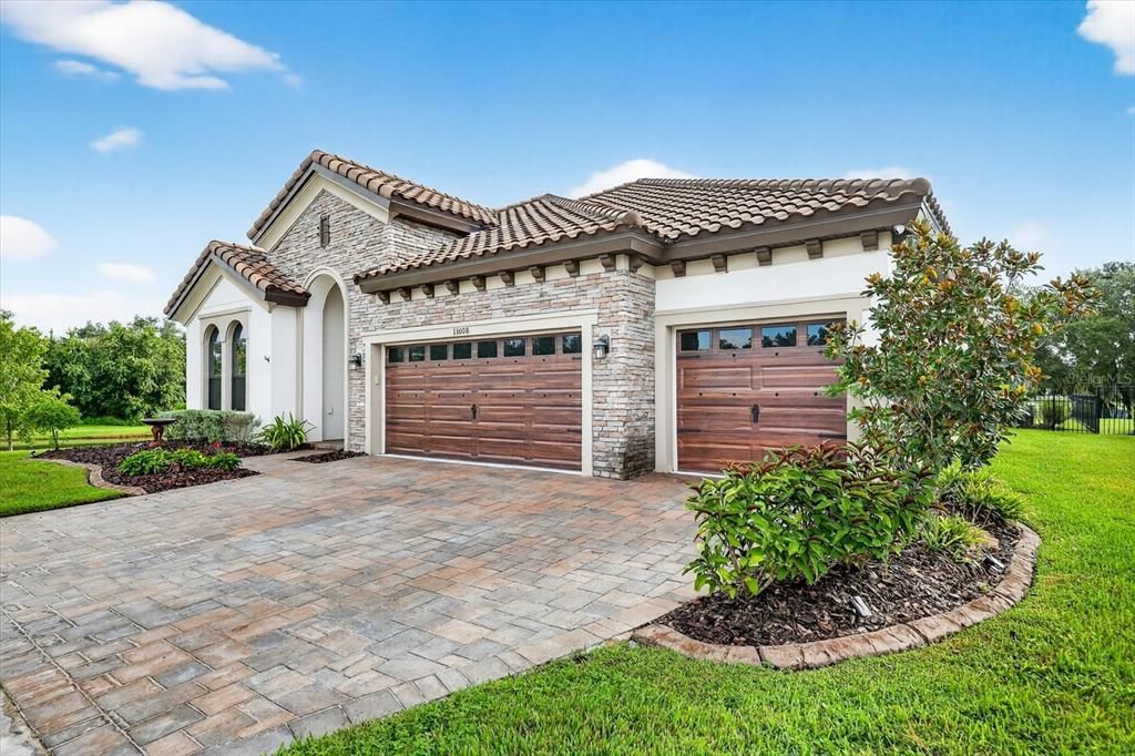 Active With Contract: $699,000 (3 beds, 3 baths, 2541 Square Feet)