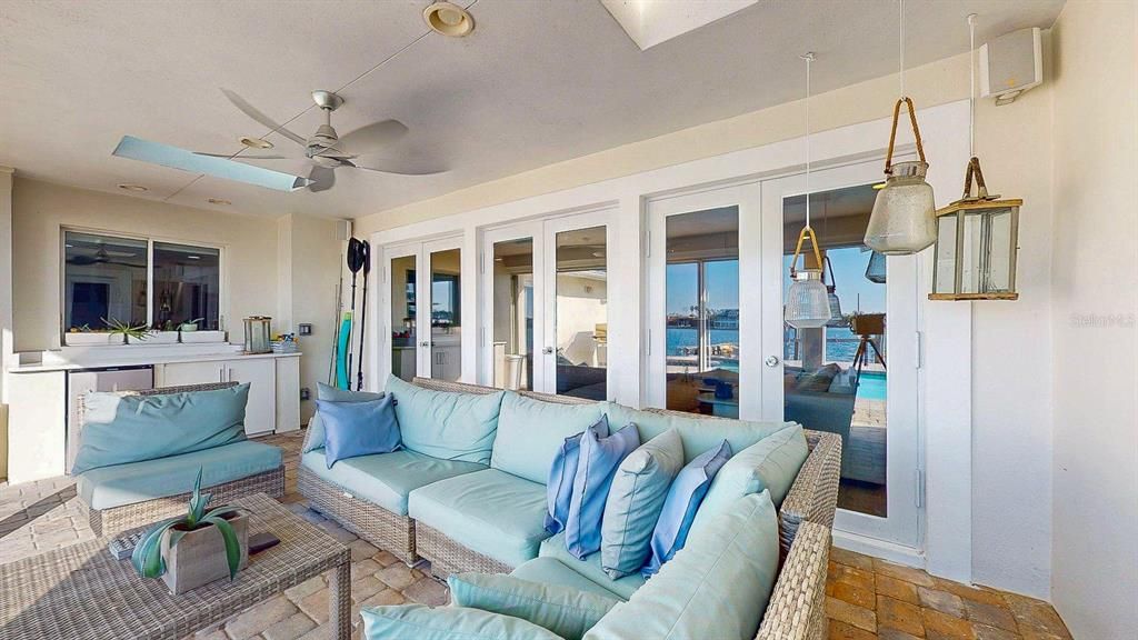 En Renta: $8,750 (4 camas, 3 baños, 2622 Pies cuadrados)