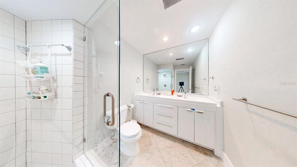 En Renta: $8,750 (4 camas, 3 baños, 2622 Pies cuadrados)