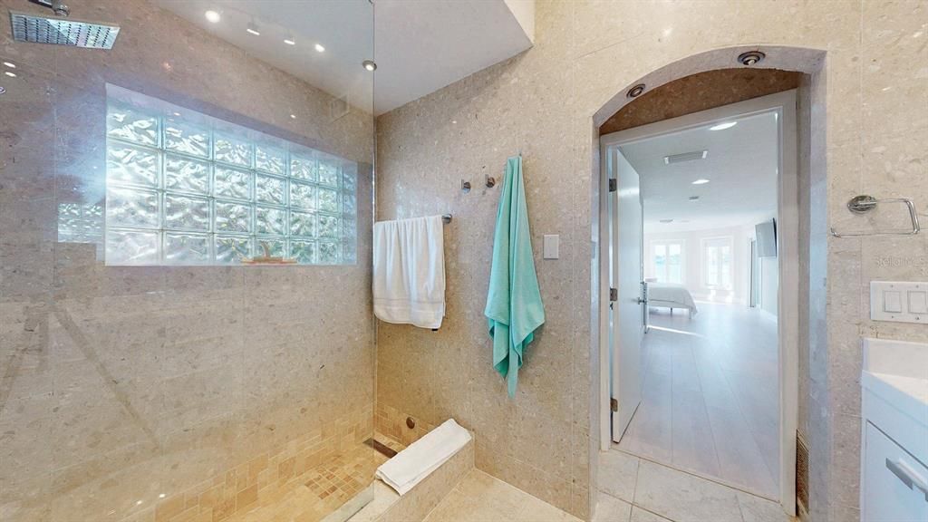 En Renta: $8,750 (4 camas, 3 baños, 2622 Pies cuadrados)