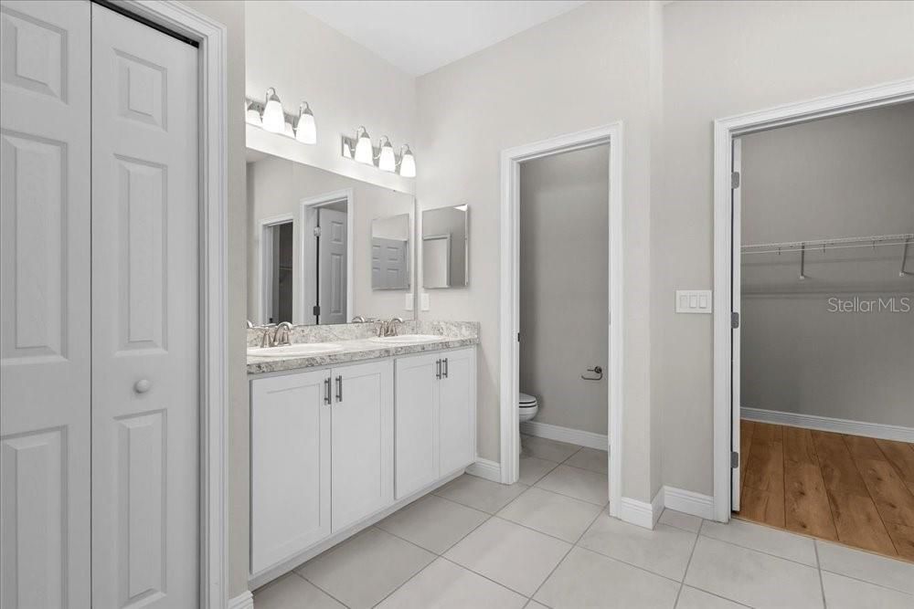 出租: $2,899 (5 贝兹, 3 浴室, 2640 平方英尺)