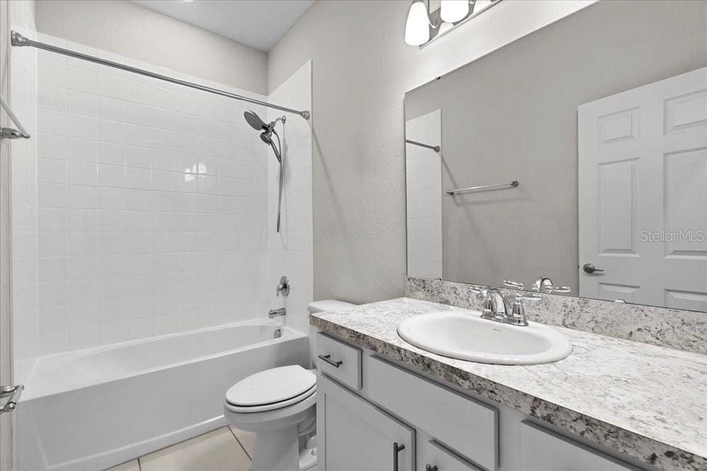 出租: $2,899 (5 贝兹, 3 浴室, 2640 平方英尺)