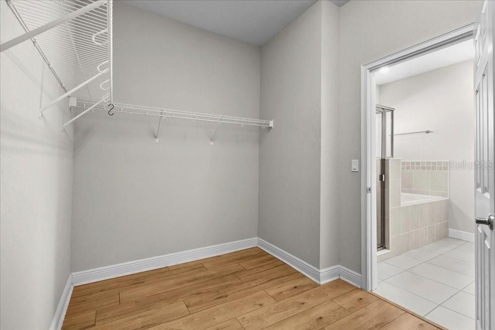 出租: $2,899 (5 贝兹, 3 浴室, 2640 平方英尺)