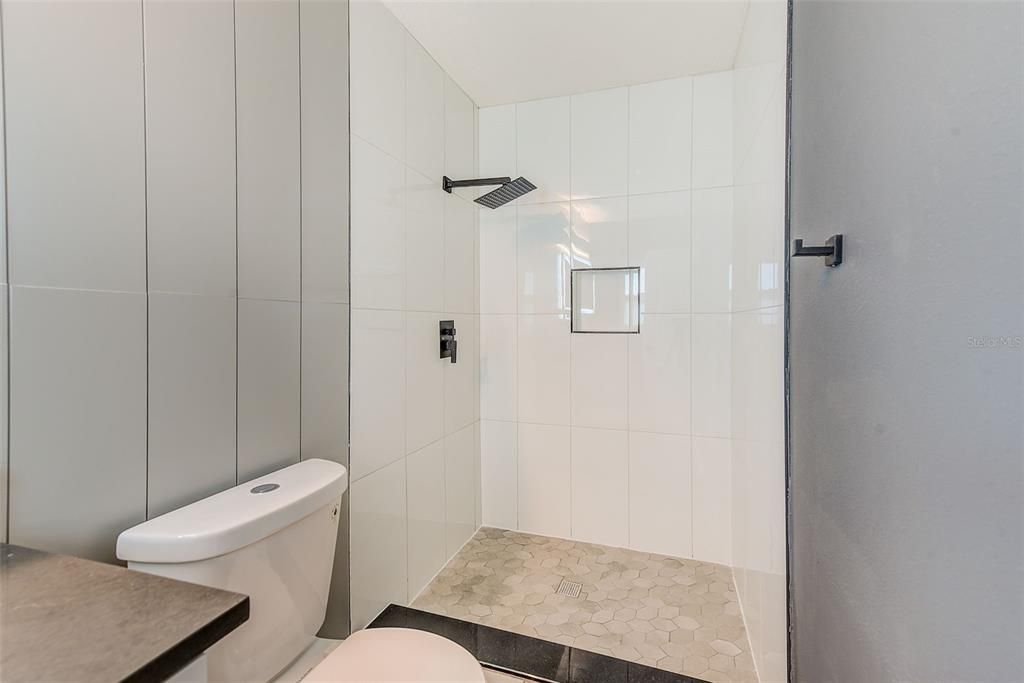 Под контрактом: $650,000 (3 спален, 2 ванн, 1839 Квадратных фут)