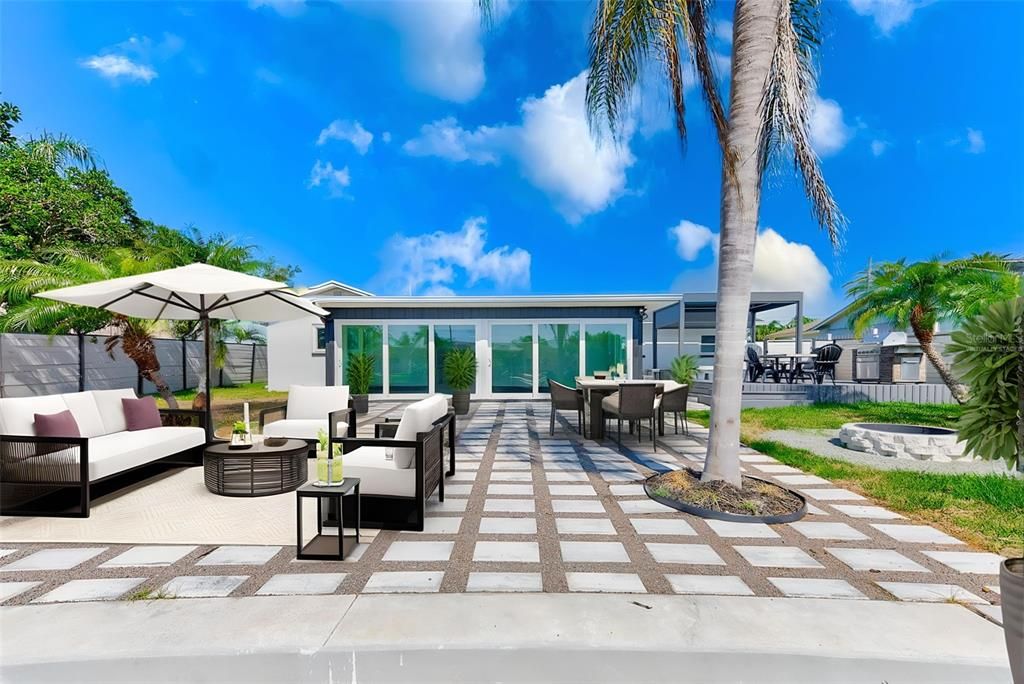 Под контрактом: $650,000 (3 спален, 2 ванн, 1839 Квадратных фут)