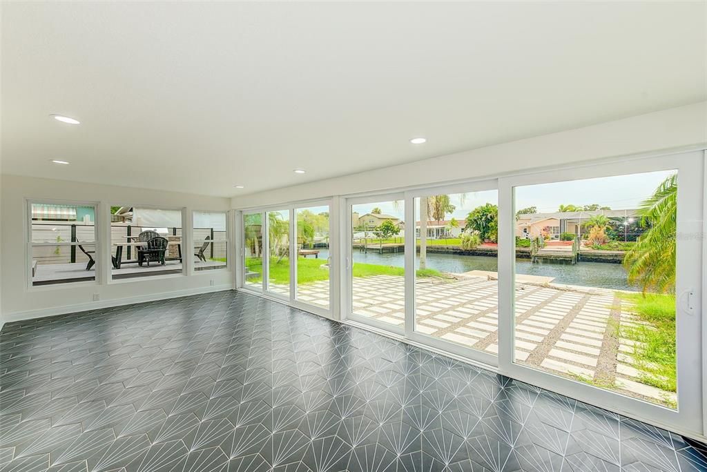 Под контрактом: $650,000 (3 спален, 2 ванн, 1839 Квадратных фут)