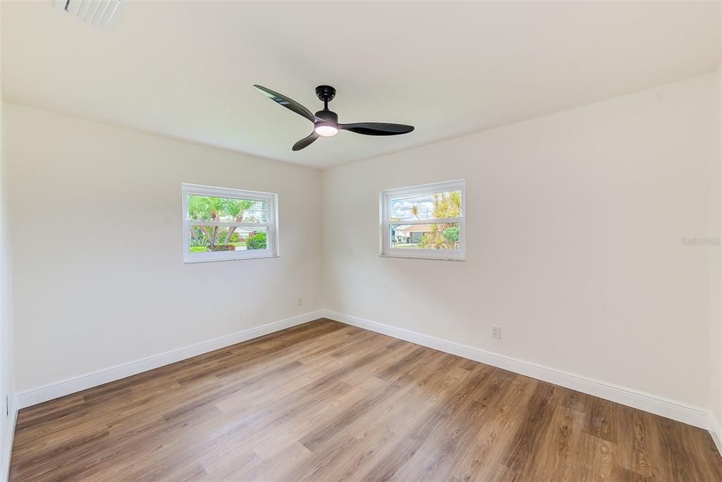 Под контрактом: $650,000 (3 спален, 2 ванн, 1839 Квадратных фут)