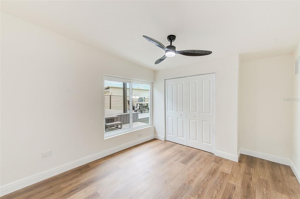 Под контрактом: $650,000 (3 спален, 2 ванн, 1839 Квадратных фут)