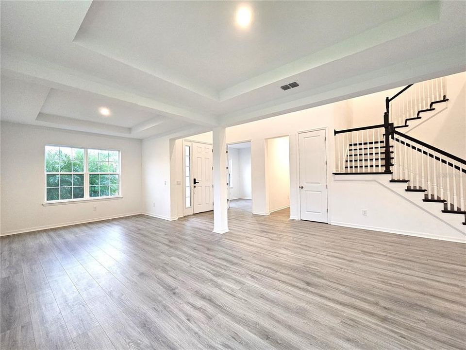 En Venta: $699,900 (5 camas, 3 baños, 4109 Pies cuadrados)