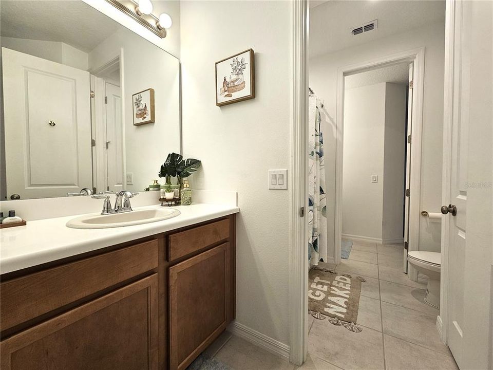 En Venta: $699,900 (5 camas, 3 baños, 4109 Pies cuadrados)