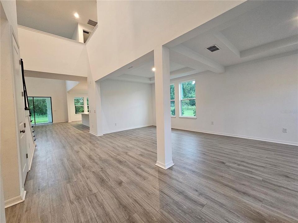 En Venta: $699,900 (5 camas, 3 baños, 4109 Pies cuadrados)