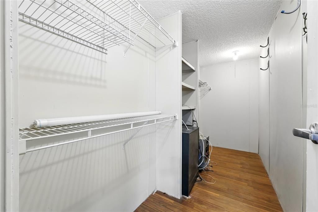 На продажу: $220,000 (3 спален, 2 ванн, 1352 Квадратных фут)