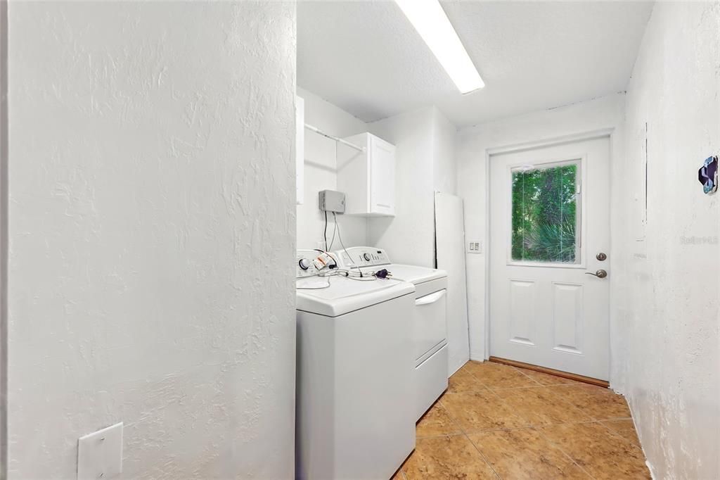 На продажу: $220,000 (3 спален, 2 ванн, 1352 Квадратных фут)