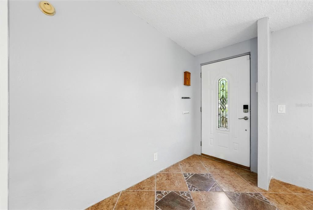 На продажу: $220,000 (3 спален, 2 ванн, 1352 Квадратных фут)