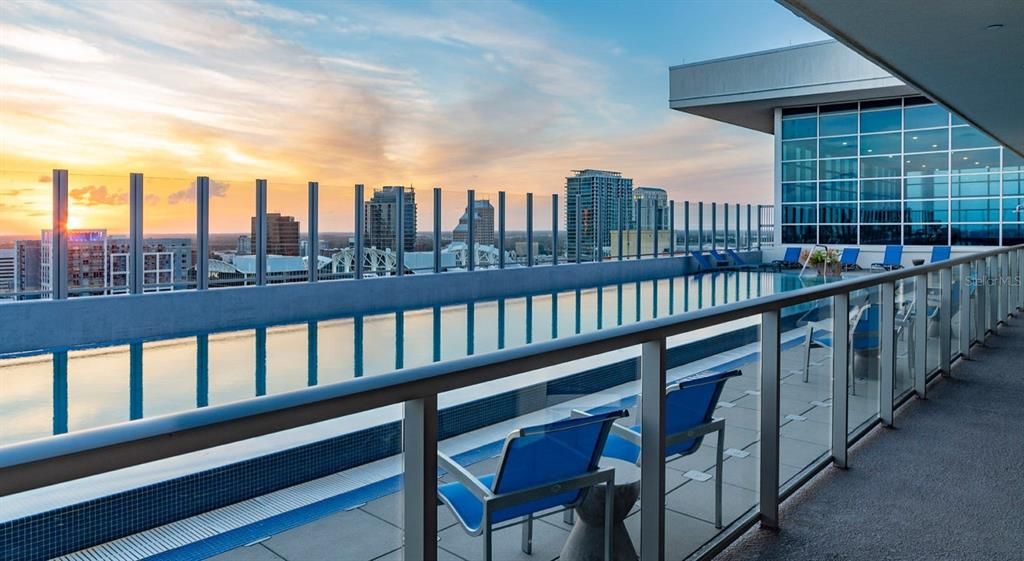 For Rent: $1,950 (1 beds, 1 baths, 749 Square Feet)