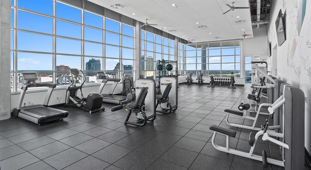 For Rent: $1,950 (1 beds, 1 baths, 749 Square Feet)