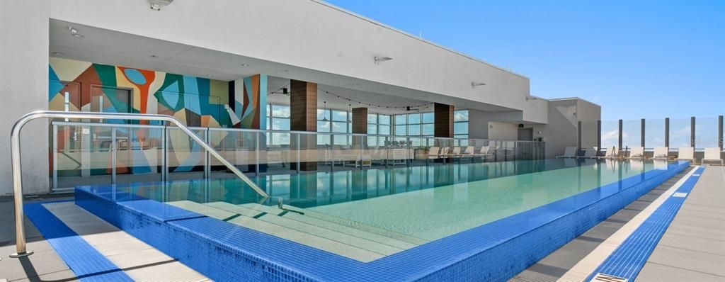 For Rent: $1,950 (1 beds, 1 baths, 749 Square Feet)