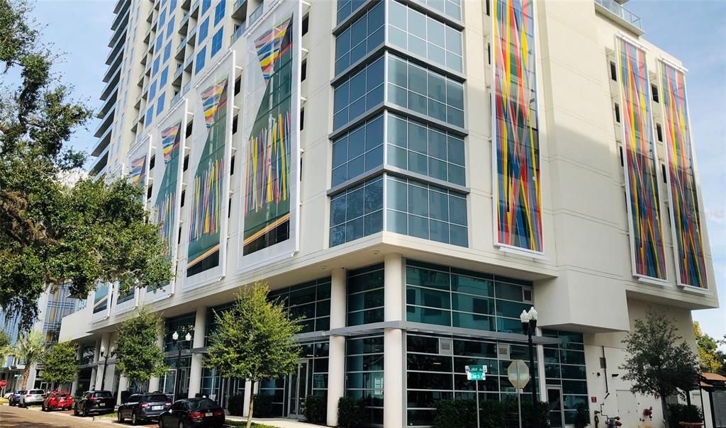 For Rent: $1,950 (1 beds, 1 baths, 749 Square Feet)