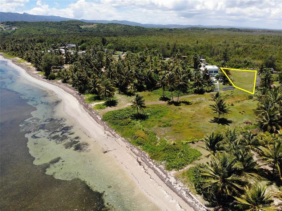 На продажу: $850,000 (0.25 acres)