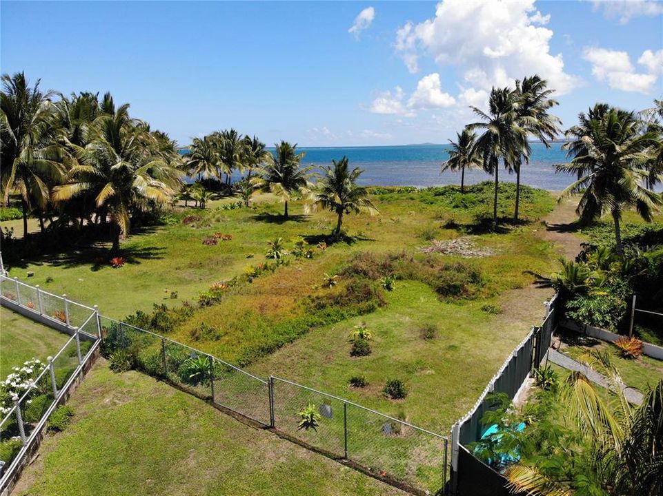 На продажу: $850,000 (0.25 acres)