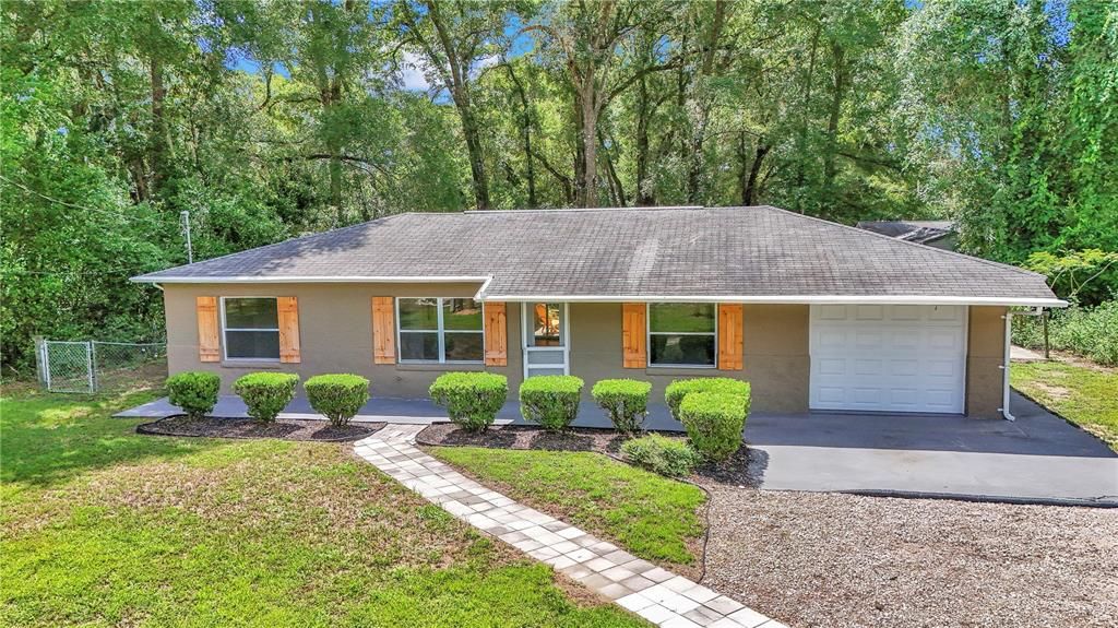 En Renta: $1,750 (3 camas, 2 baños, 1404 Pies cuadrados)