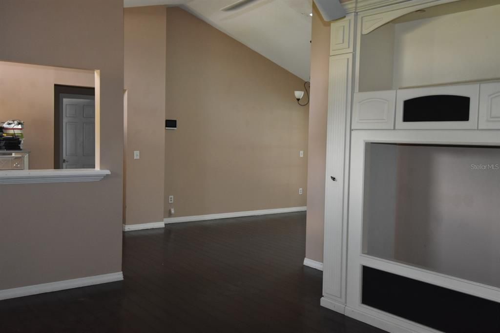 На продажу: $375,000 (3 спален, 2 ванн, 1969 Квадратных фут)