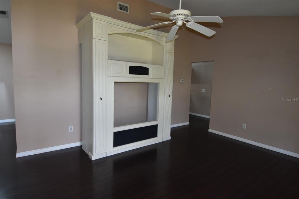 На продажу: $375,000 (3 спален, 2 ванн, 1969 Квадратных фут)