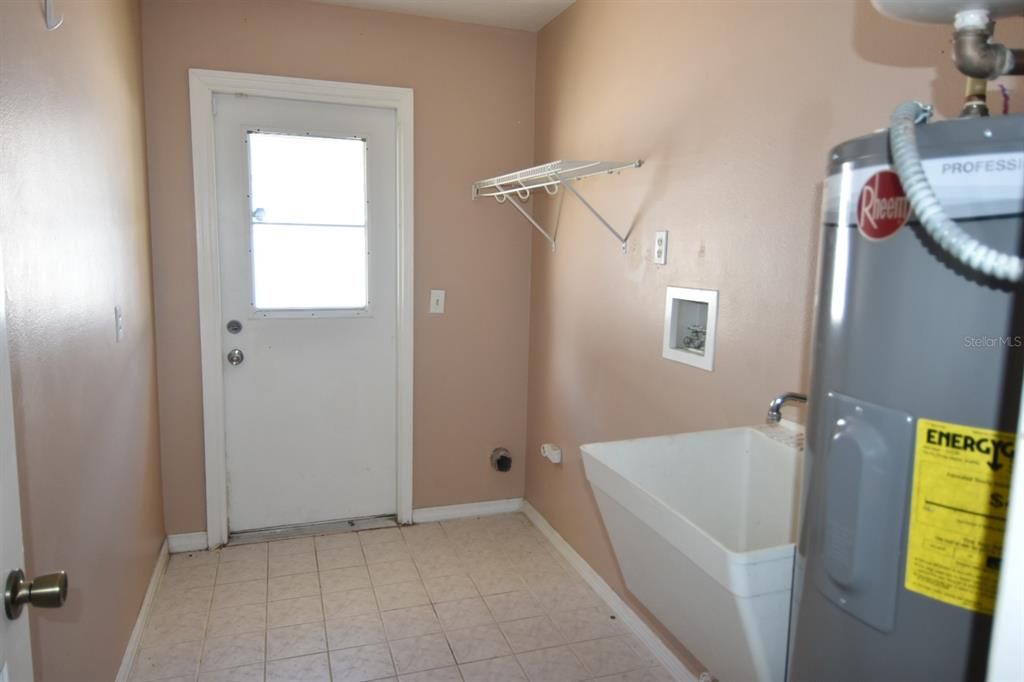 На продажу: $375,000 (3 спален, 2 ванн, 1969 Квадратных фут)