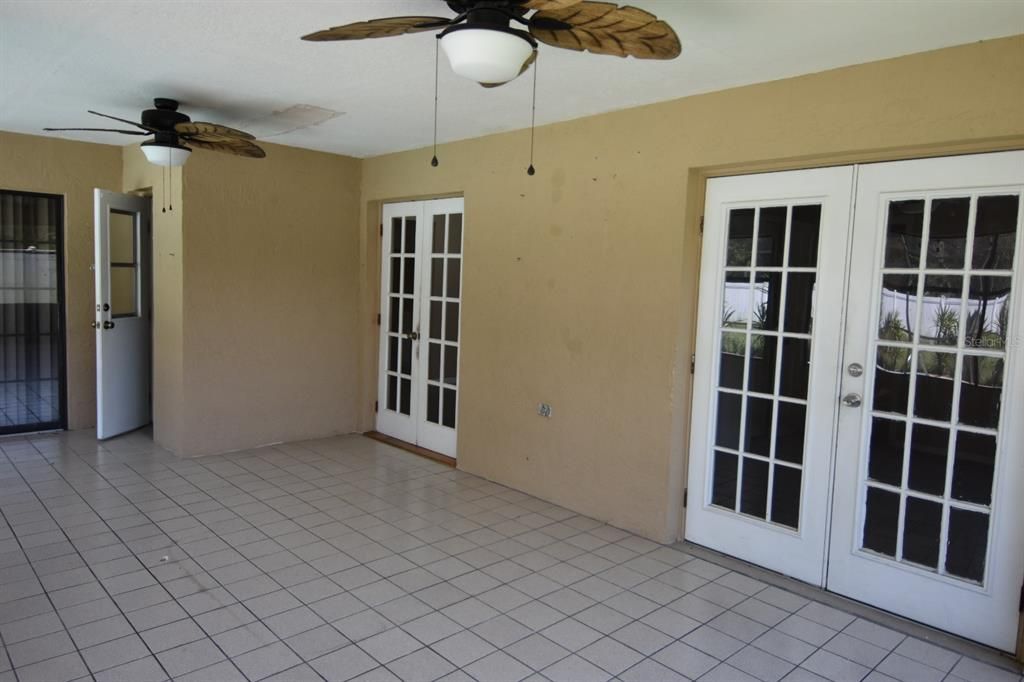 На продажу: $375,000 (3 спален, 2 ванн, 1969 Квадратных фут)