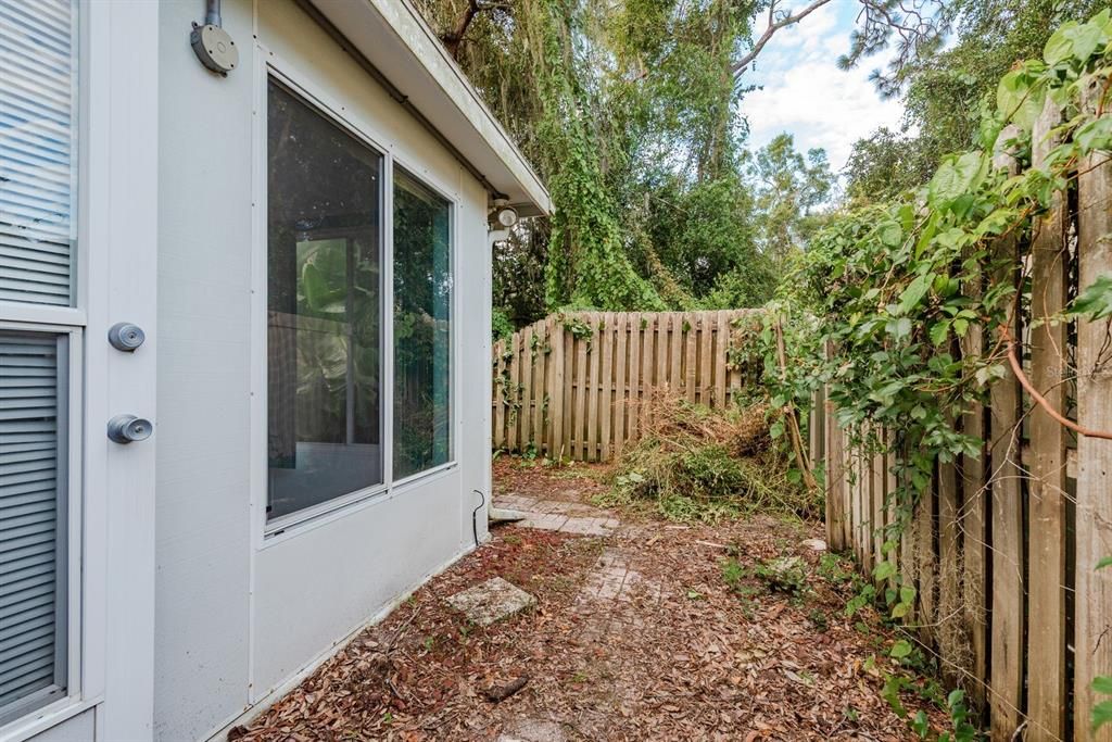 出租: $1,650 (2 贝兹, 2 浴室, 952 平方英尺)