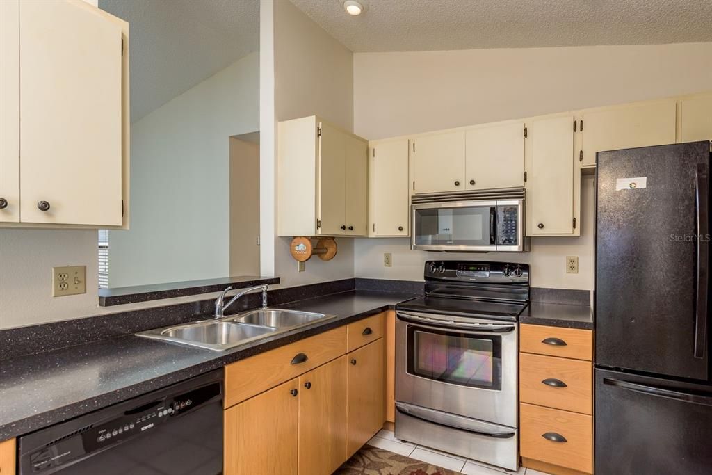 出租: $1,650 (2 贝兹, 2 浴室, 952 平方英尺)