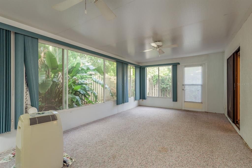 出租: $1,650 (2 贝兹, 2 浴室, 952 平方英尺)