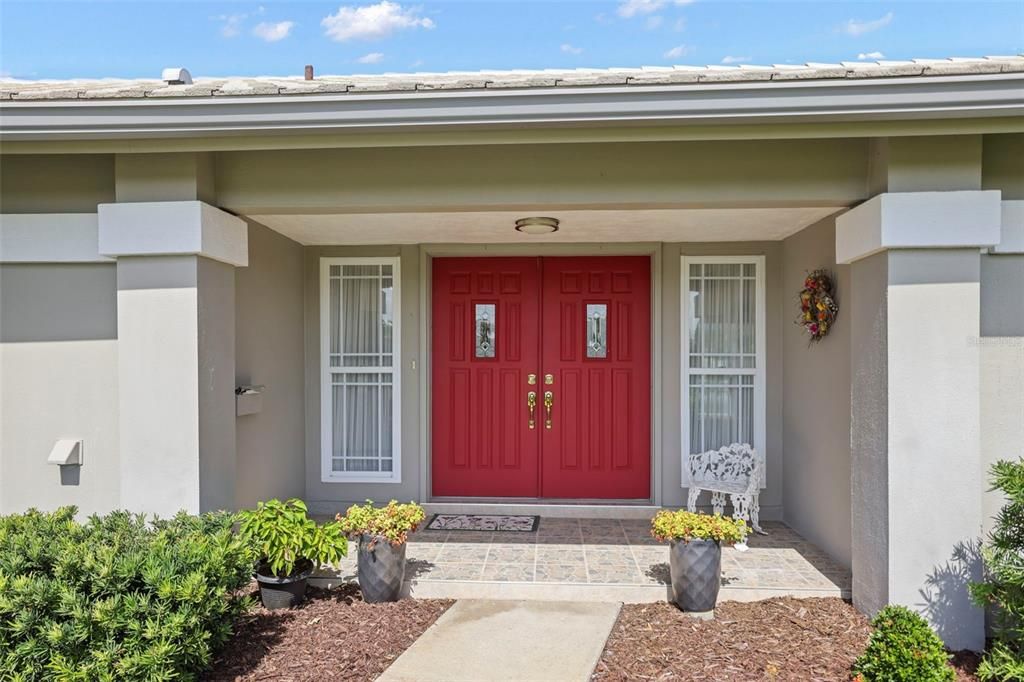 合同活跃: $1,200,000 (4 贝兹, 3 浴室, 2426 平方英尺)