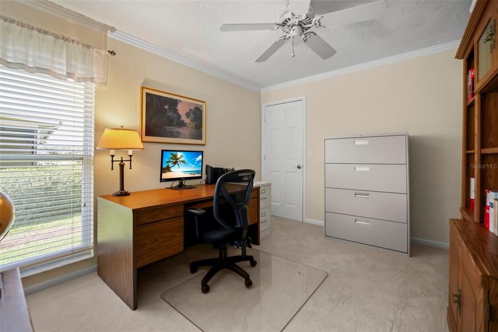 合同活跃: $1,200,000 (4 贝兹, 3 浴室, 2426 平方英尺)