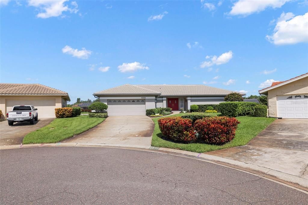 合同活跃: $1,200,000 (4 贝兹, 3 浴室, 2426 平方英尺)