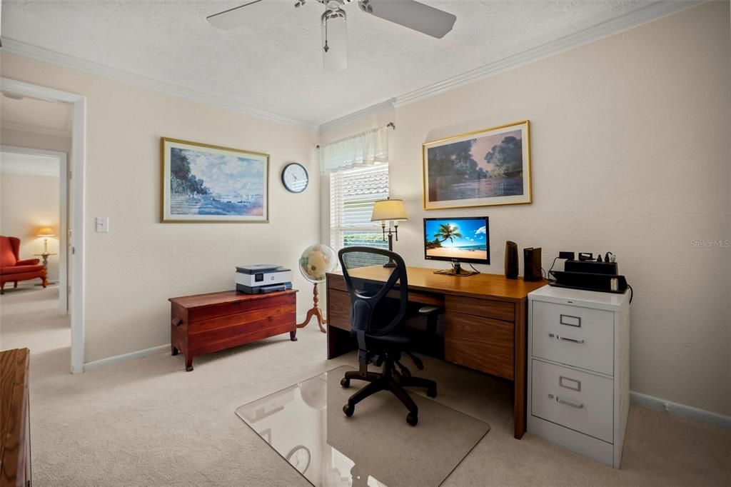 合同活跃: $1,200,000 (4 贝兹, 3 浴室, 2426 平方英尺)