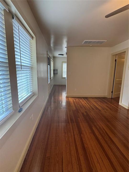 В аренду: $1,650 (1 спален, 1 ванн, 900 Квадратных фут)