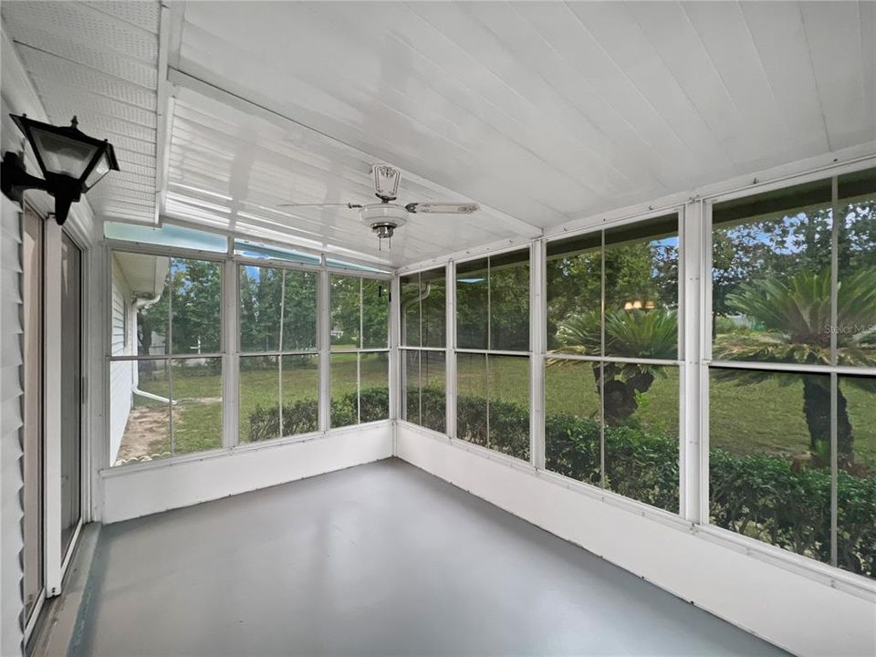 Active With Contract: $169,900 (2 beds, 2 baths, 864 Square Feet)