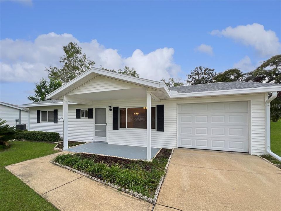 Active With Contract: $169,900 (2 beds, 2 baths, 864 Square Feet)