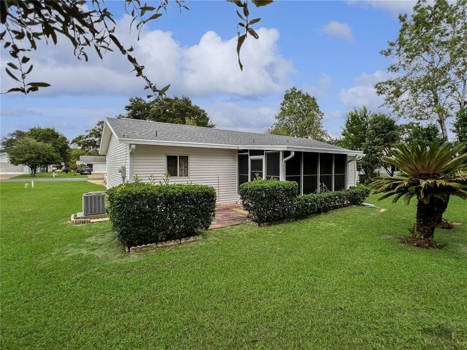 Active With Contract: $169,900 (2 beds, 2 baths, 864 Square Feet)